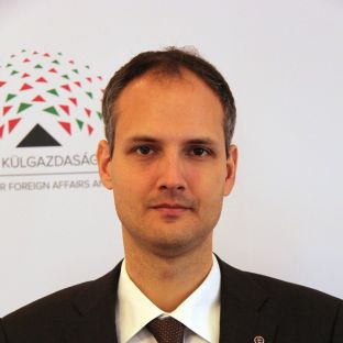 Ugrósdy Márton, a Külügyi és Külgazdasági Intézet stratégiai igazgató-helyettese